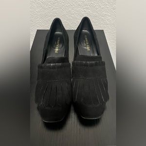 Kenneth Cole suede square toe kitten block heels Size 8. Includes original box.